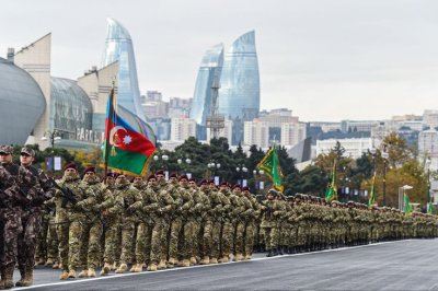 Zəfərin Beşinci Payızı - Simurq
