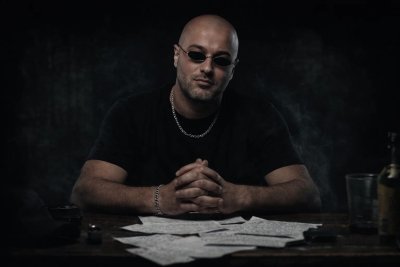 Okaber - kimdir?